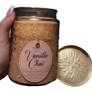 NWT Vanilla Chai Candle 20 oz